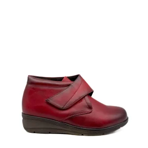 Botines de Cuña Baja con Cierre de Velcro.