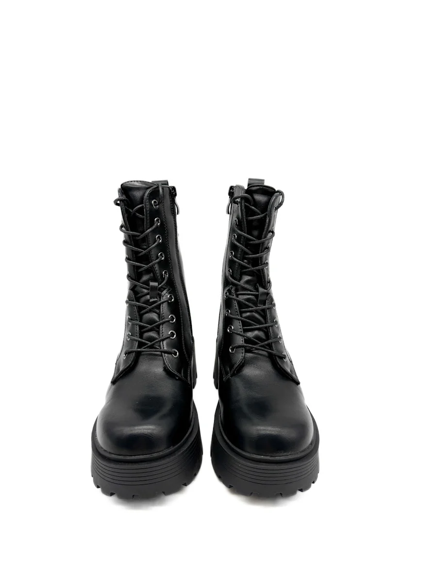 Bota Negras de Estilo Militar con Suela Gruesa - Imagen 7