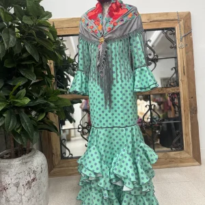 Traje de Flamenca Mod.Málaga Verde con lunar Gris Lavanda T.40