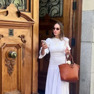 Vestido Clásico Perforado Blanco PuraNegra