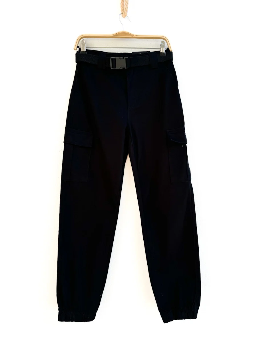 Pantalón Cargo con Cinturón Ajustable - Imagen 4