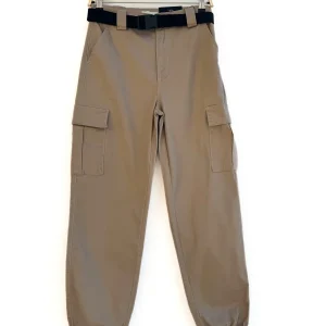 Pantalón Cargo con Cinturón Ajustable