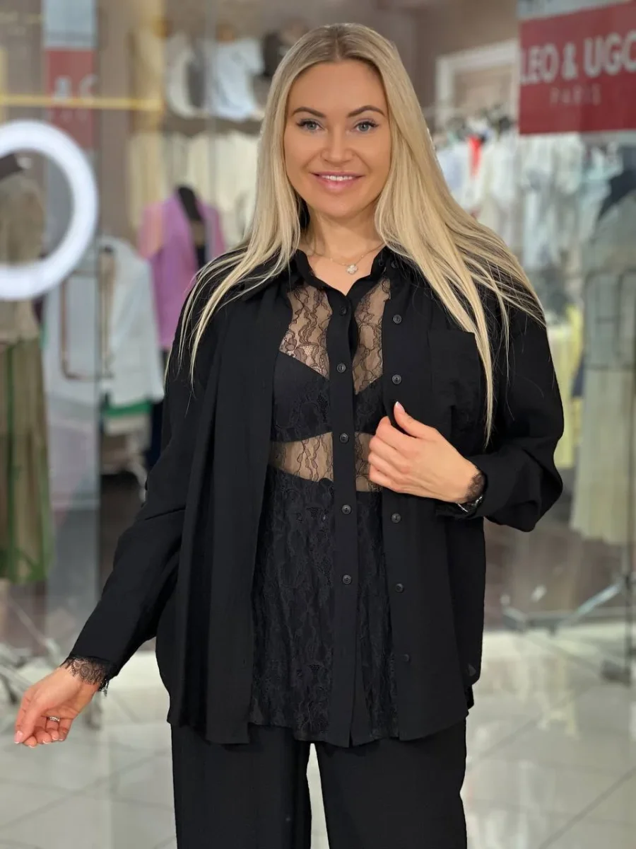 Traje con camisa de encaje - Imagen 6