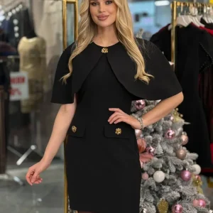 Vestido capa con botones dorados