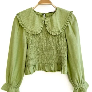 Blusa Vintage con Volantes y Cuello Babero