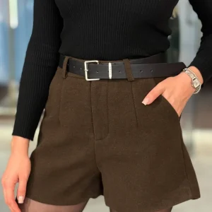 Pantalones cortos con cinturón