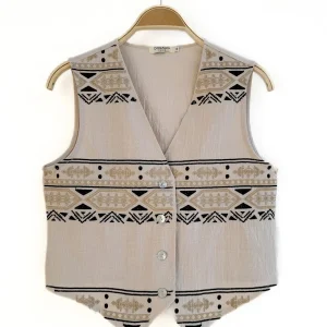 Chaleco bohemio con bordados geométricos
