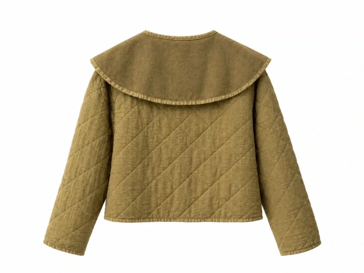 Chaqueta Acolchada con Cuello Tipo Capa y Corte Corto - Imagen 9
