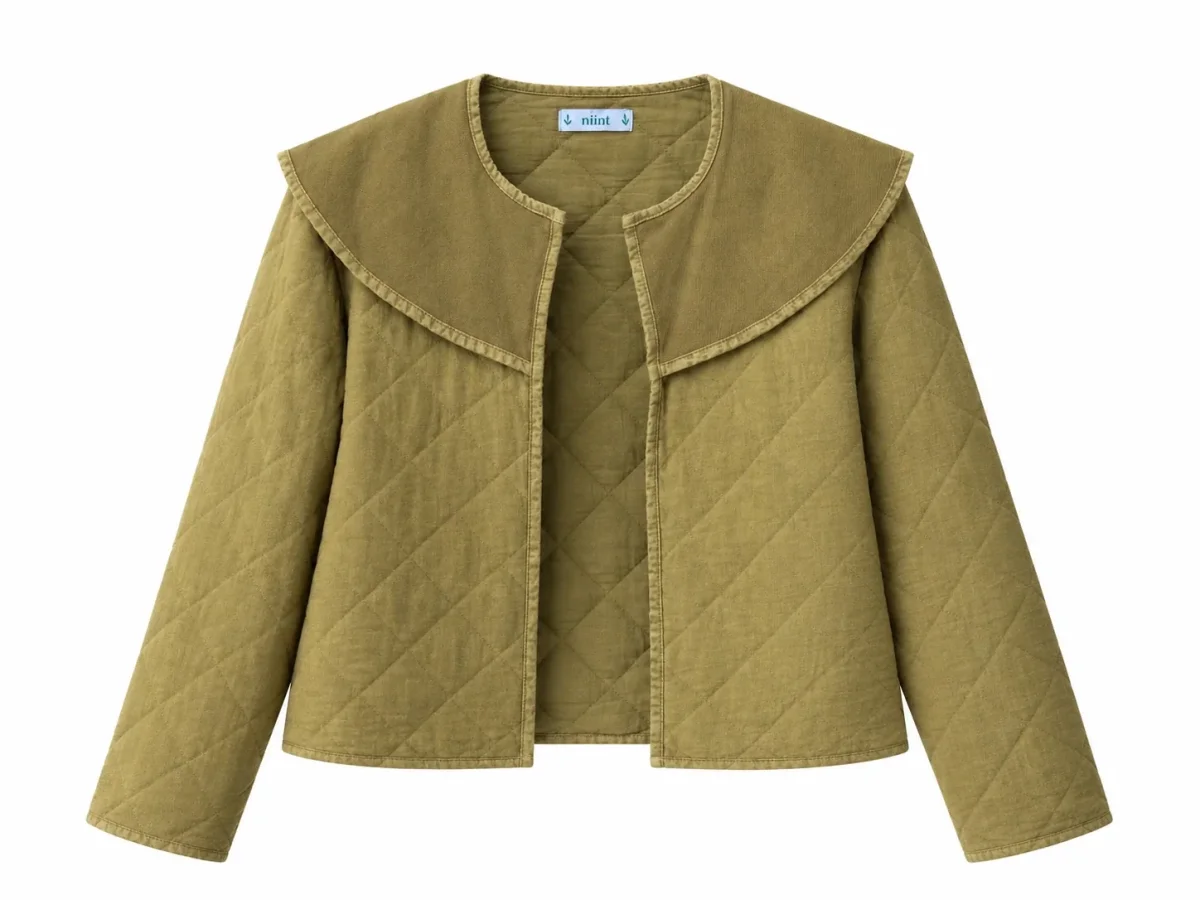 Chaqueta Acolchada con Cuello Tipo Capa y Corte Corto - Imagen 5