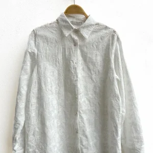 Camisa Blanca Con Bordados Florales