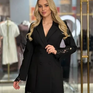 Vestido con ribete de guipur