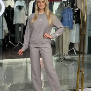 Traje con pantalones
