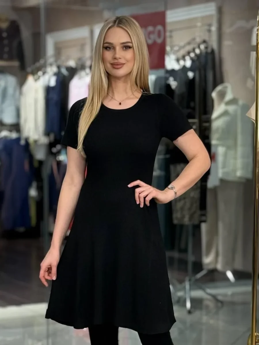 Vestido de punto entallado con manga corta - Imagen 2