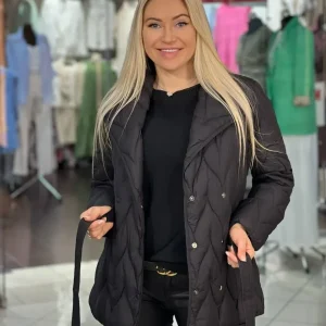 Abrigo Demi Chanevia con cuello inglés y cinturón